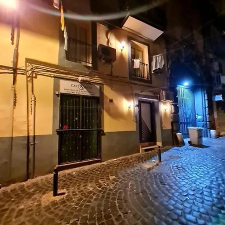 Napoletano بيت ضيافة