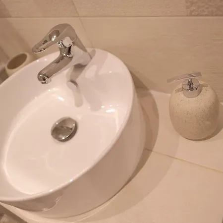 Napoletano 4* نابولي