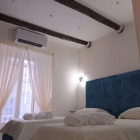 Napoletano بيت ضيافة 4*