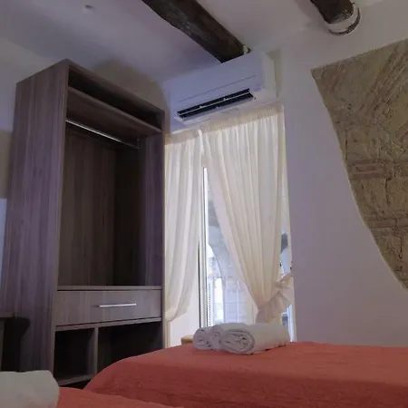 Napoletano بيت ضيافة