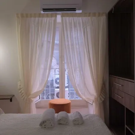 بيت ضيافة Napoletano 4*