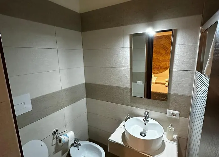 게스트하우스 Napoletano 4*